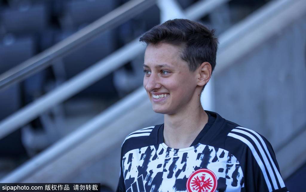 若迪亚斯今晚破门，将成为第四位前3场德甲皆进球的拜仁新援